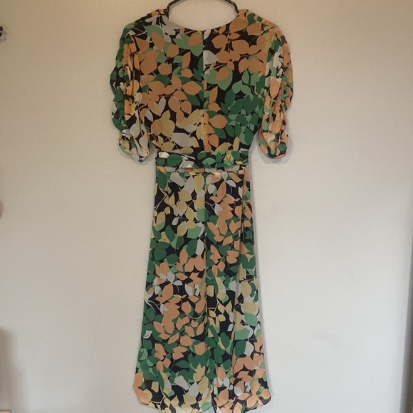 Liz Claiborne MIDI Floral Tye dress, green peach white hint of yellow, SZ 8. EC - Picture 2 of 6